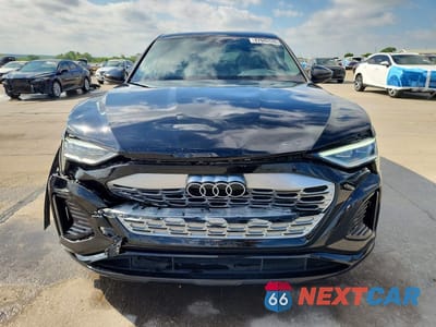 Piąte zdjęcie samochodu w środku: 2024 AUDI Q8 E-TRON SPORTBACK PREMIUM PLUS VIN:WA1CAAGE7RB005967 - miniatura