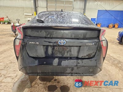 Zdjęcie 6 z 13 samochodu: 2018 TOYOTA PRIUS THREE VIN:JTDKARFU3J3065347 - miniatura
