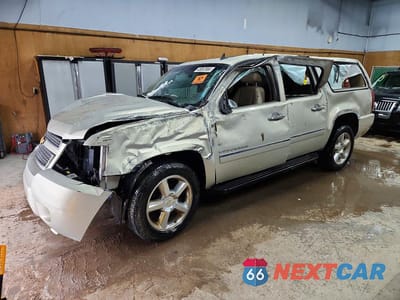 2012 CHEVROLET SUBURBAN K1500 LTZ 1GNSKKE71CR130395 - główne zdjęcie licytacji z USA - miniatura