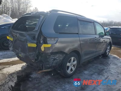 Trzecie zdjęcie samochodu z tyłu: 2011 TOYOTA SIENNA XLE VIN:5TDDK3DC6BS023610 - miniatura