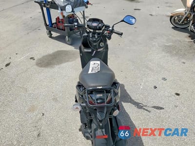 Zdjęcie 6 z 9 samochodu: 2016 YAMAHA YW50 F VIN:RKRSA43A4GA122813 - miniatura