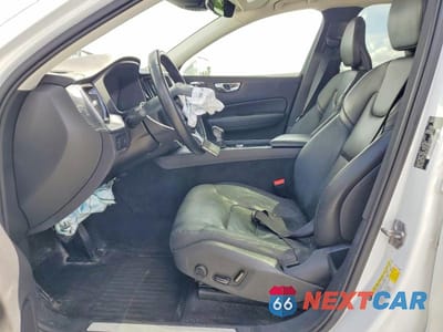 Zdjęcie 7 z 14 samochodu: 2019 VOLVO XC60 T5 MOMENTUM VIN:LYV102DK9KB376441 - miniatura