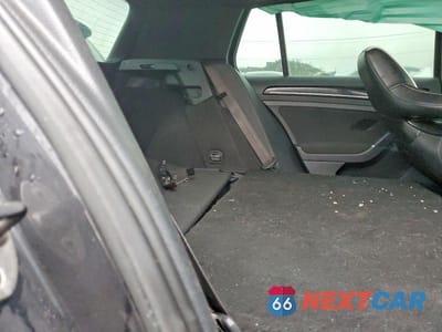 Zdjęcie 10 z 12 samochodu: 2016 VOLKSWAGEN GTI S VIN:3VW4T7AU6GM056368 - miniatura
