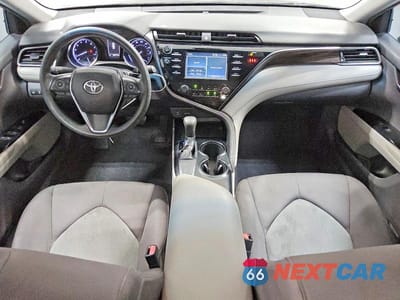 Zdjęcie 8 z 12 samochodu: 2019 TOYOTA CAMRY LE VIN:4T1B11HK5KU714103 - miniatura
