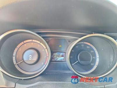 Zdjęcie 9 z 13 samochodu: 2011 HYUNDAI SONATA LIMITED VIN:5NPEC4AC1BH090116 - miniatura
