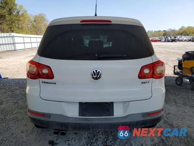 Zdjęcie 6 z 12 samochodu: 2010 VOLKSWAGEN TIGUAN S VIN:WVGAV7AXXAW538175 - miniatura