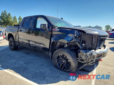 Czwarte zdjęcie samochodu z boku: 2019 CHEVROLET SILVERADO K1500 LT TRAIL BOSS VIN:3GCPYFED2KG153709 - miniatura