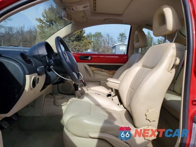 Zdjęcie 7 z 13 samochodu: 2001 VOLKSWAGEN NEW BEETLE GLS SPORT VIN:3VWED21C81M478337 - miniatura