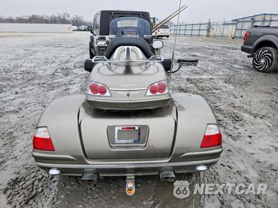Czwarte zdjęcie samochodu z boku: 2006 HONDA GL1800 VIN:1HFSC47F66A510010 - miniatura