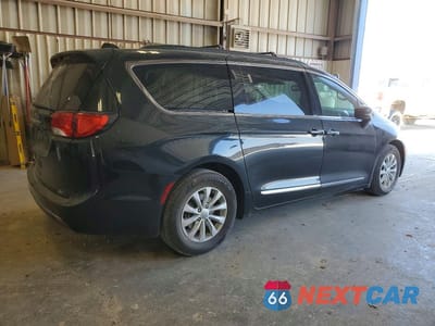 Trzecie zdjęcie samochodu z tyłu: 2017 CHRYSLER PACIFICA TOURING L VIN:2C4RC1BG5HR526723 - miniatura