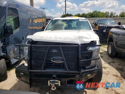 Piąte zdjęcie samochodu w środku: 2025 FORD F350 SUPER DUTY VIN:1FT8X3BA6SED23366 - miniatura