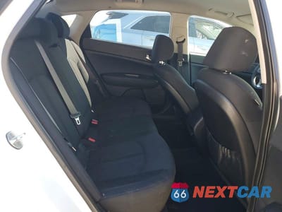 Zdjęcie 10 z 13 samochodu: 2016 KIA OPTIMA LX VIN:KNAGT4L35G5098326 - miniatura
