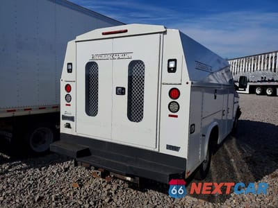 Trzecie zdjęcie samochodu z tyłu: 2017 CHEVROLET EXPRESS UTILITY / SERVICE TRUCK VIN:1GB0GRFG6H1158213 - miniatura