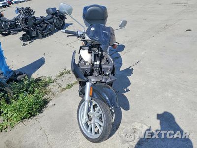 Drugie zdjęcie samochodu z przodu: 2005 PIAGGIO BV 200 VIN:ZAPM289L755002005 - miniatura