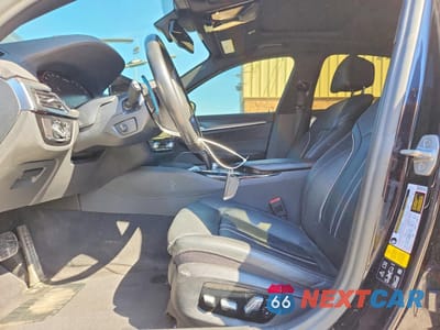 Zdjęcie 7 z 13 samochodu: 2021 BMW M550XI VIN:WBA13BK09MCE77129 - miniatura