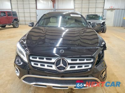 Piąte zdjęcie samochodu w środku: 2019 MERCEDES-BENZ GLA 250 4MATIC VIN:WDCTG4GB9KJ592013 - miniatura