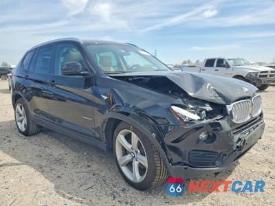 Czwarte zdjęcie samochodu z boku: 2017 BMW X3 SDRIVE28I VIN:5UXWZ7C37H0V87421 - miniatura