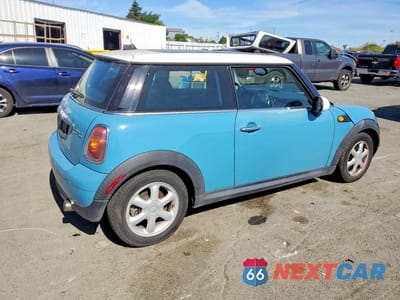 Trzecie zdjęcie samochodu z tyłu: 2009 MINI COOPER VIN:WMWMF33579TU70382 - miniatura