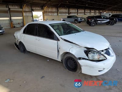 Czwarte zdjęcie samochodu z boku: 2004 MITSUBISHI LANCER ES VIN:JA3AJ26E04U035084 - miniatura