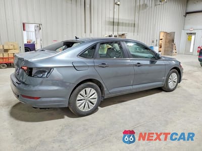 Trzecie zdjęcie samochodu z tyłu: 2019 VOLKSWAGEN JETTA S VIN:3VWC57BU2KM240798 - miniatura