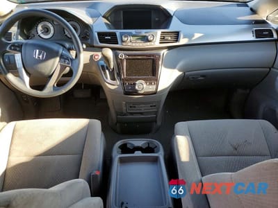 Zdjęcie 8 z 13 samochodu: 2016 HONDA ODYSSEY SE VIN:5FNRL5H36GB091426 - miniatura