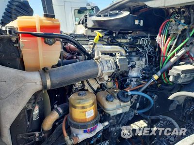 Zdjęcie 7 z 10 samochodu: 2014 FREIGHTLINER CASCADIA SEMI TRUCK VIN:1FUBGEDV0ELFT4298 - miniatura