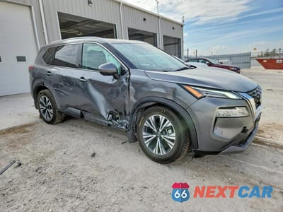 Czwarte zdjęcie samochodu z boku: 2021 NISSAN ROGUE SV VIN:5N1AT3BB2MC740158 - miniatura