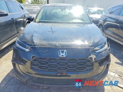 Piąte zdjęcie samochodu w środku: 2025 HONDA HR-V LX VIN:3CZRZ2H32SM756396 - miniatura