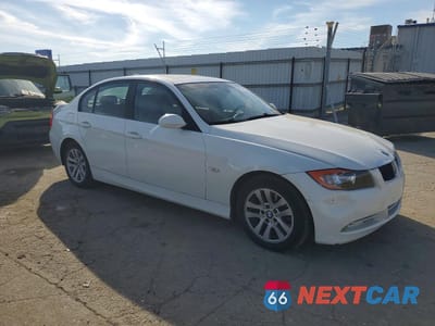 Czwarte zdjęcie samochodu z boku: 2006 BMW 325 I VIN:WBAVB13516PT10555 - miniatura