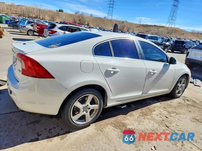 Trzecie zdjęcie samochodu z tyłu: 2012 VOLVO S60 T5 VIN:YV1622FS4C2049360 - miniatura