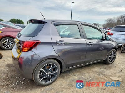 Trzecie zdjęcie samochodu z tyłu: 2017 TOYOTA YARIS 5-DOOR SE VIN:VNKKTUD36HA072006 - miniatura