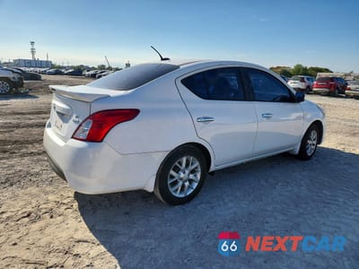 Trzecie zdjęcie samochodu z tyłu: 2017 NISSAN VERSA 1.6 S VIN:3N1CN7AP5HL852753 - miniatura