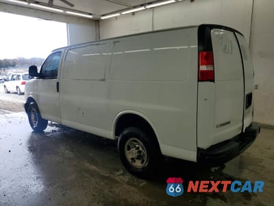 Drugie zdjęcie samochodu z przodu: 2020 CHEVROLET EXPRESS 2500 CARGO UTILITY / SERVICE VAN VIN:1GCWGAFG5L1264992 - miniatura