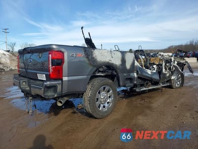 Trzecie zdjęcie samochodu z tyłu: 2025 FORD F250 SUPER DUTY VIN:1FT8W2BA0SEC37936 - miniatura