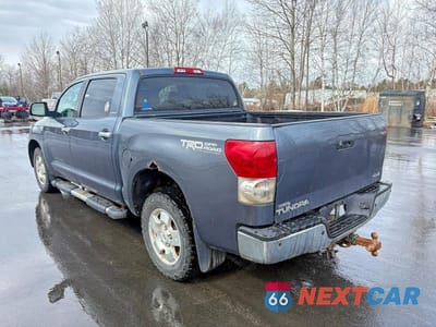 Trzecie zdjęcie samochodu z tyłu: 2008 TOYOTA TUNDRA LIMITED VIN:5TBDV58108S501145 - miniatura