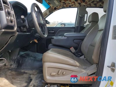 Zdjęcie 7 z 12 samochodu: 2017 CHEVROLET SILVERADO K2500 HEAVY DUTY VIN:1GC1KUEY5HF191704 - miniatura