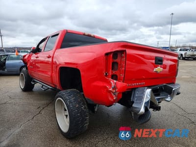 Drugie zdjęcie samochodu z przodu: 2018 CHEVROLET SILVERADO K1500 LT VIN:3GCUKREC2JG441712 - miniatura