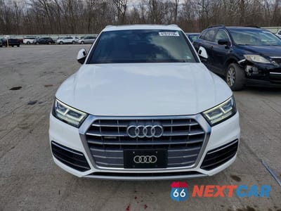 Piąte zdjęcie samochodu w środku: 2019 AUDI Q5 PREMIUM PLUS VIN:WA1BNAFY3K2046209 - miniatura