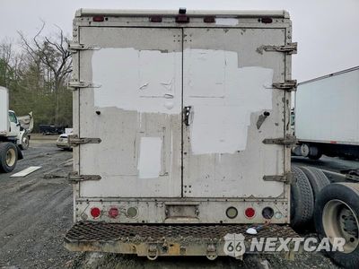 Zdjęcie 6 z 13 samochodu: 2004 FREIGHTLINER MT45G DELIVERY TRUCK VIN:4UZAARBW24CN63736 - miniatura