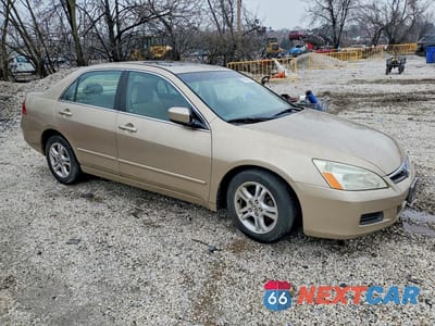 Czwarte zdjęcie samochodu z boku: 2006 HONDA ACCORD EX VIN:1HGCM56726A174627 - miniatura