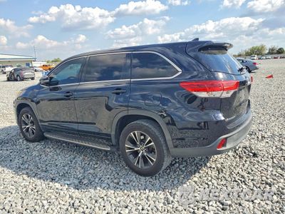 Drugie zdjęcie samochodu z przodu: 2018 TOYOTA HIGHLANDER LE PLUS VIN:5TDZZRFH1JS240252 - miniatura