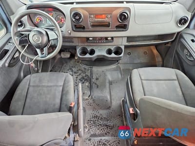 Zdjęcie 8 z 13 samochodu: 2019 MERCEDES BENZ SPRINTER 2500/3500 DELIVERY VAN VIN:WD4PF1CD5KT013206 - miniatura