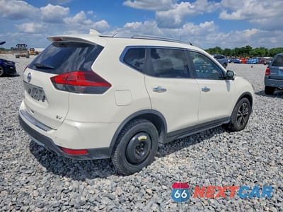 Trzecie zdjęcie samochodu z tyłu: 2019 NISSAN ROGUE SV VIN:JN8AT2MT5KW255551 - miniatura