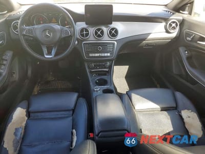 Zdjęcie 8 z 11 samochodu: 2017 MERCEDES-BENZ CLA 250 VIN:WDDSJ4EB4HN410781 - miniatura