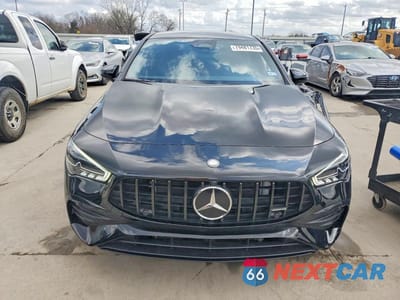 Piąte zdjęcie samochodu w środku: 2025 MERCEDES-BENZ CLA AMG 35 4MATIC VIN:W1K5J5BB8SN532302 - miniatura