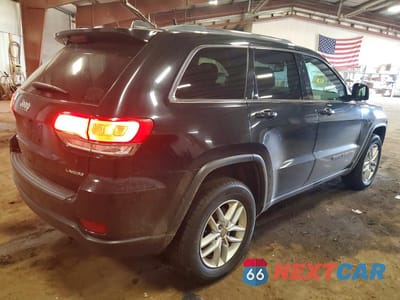 Trzecie zdjęcie samochodu z tyłu: 2018 JEEP GRAND CHEROKEE LAREDO VIN:1C4RJFAG0JC257825 - miniatura