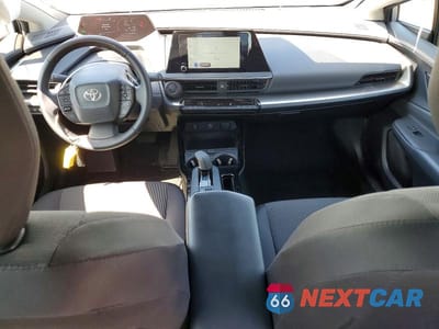 Zdjęcie 8 z 11 samochodu: 2025 TOYOTA PRIUS LE VIN:JTDACAAU6S3056240 - miniatura