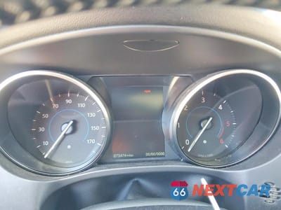 Zdjęcie 9 z 13 samochodu: 2018 JAGUAR F-PACE PREMIUM VIN:SADCJ2FN8JA294434 - miniatura
