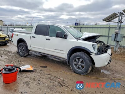 Czwarte zdjęcie samochodu z boku: 2013 NISSAN TITAN VIN:1N6AA0EC9DN310917 - miniatura