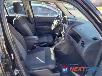 Piąte zdjęcie samochodu w środku: 2011 JEEP PATRIOT SPORT VIN:1J4NF1GB1BD212946 - miniatura